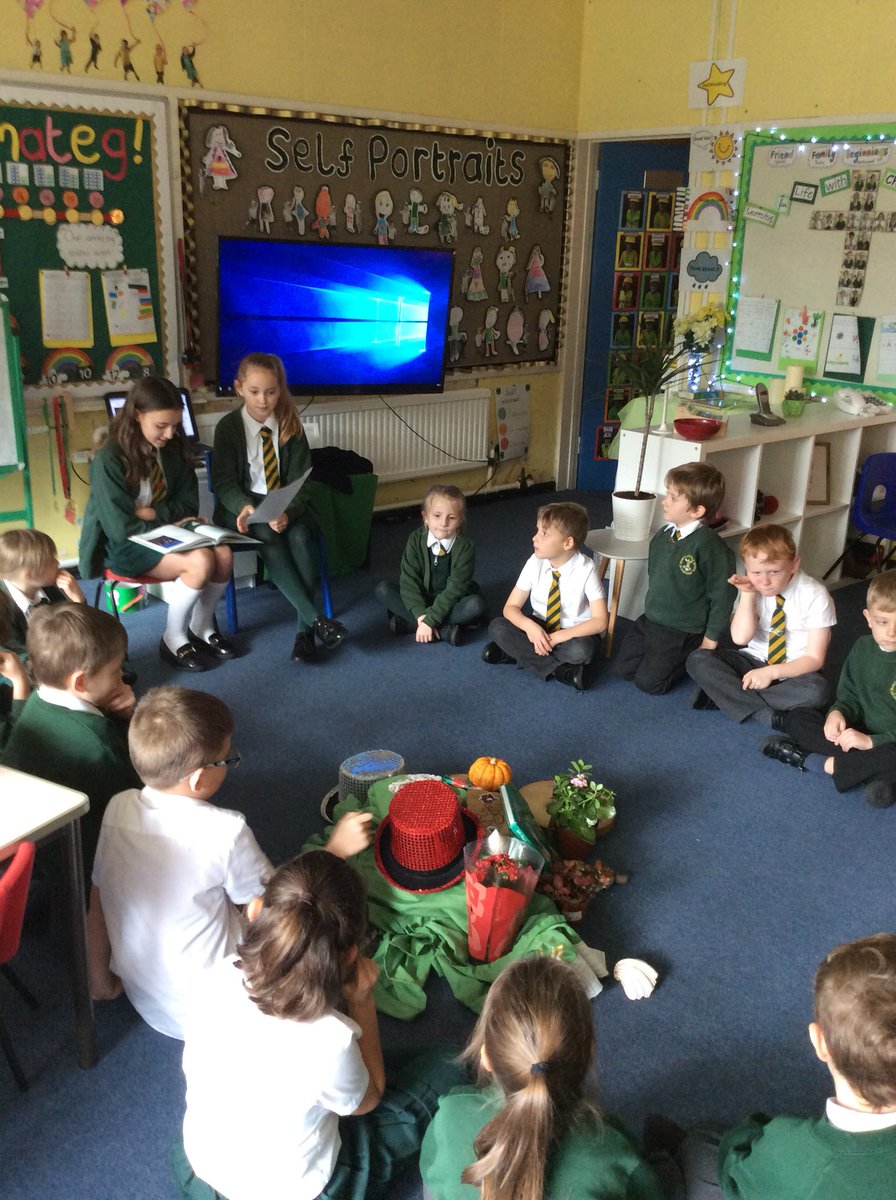 StMarysRCSch's tweet image. Diolch yn fawr Dosbarth Chwech for leading Dosbarth Dau’s class assembly this morning. #pupilleaders #pupilassembly #learningfromoneanother #generousandgrateful
