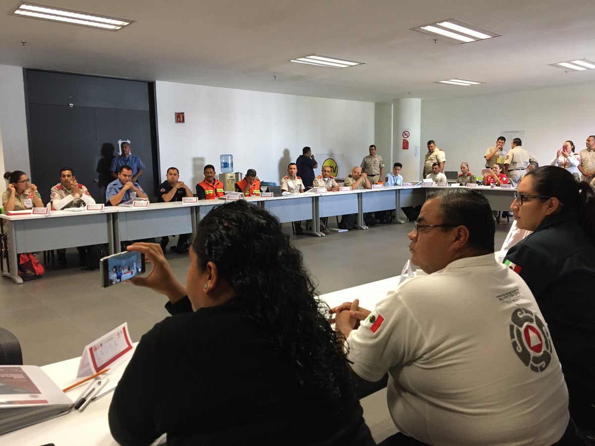 JDBConvInt64's tweet image. #PREConvención

Para la clausura del Curso de Sistema de Comando de Incidentes Internedio #CISCI, nos acompañan los directivos de PCYBomberos del AMG y representantes de la Asociación Mexicana de Jefes de Bomberos. 1/3
