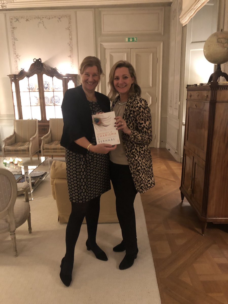 #VergrootjeCharisma ook op de koffietafel bij de Nederlandse ambassadeur in Stockholm <a href="/petra_stienen/">Petra Stienen</a>