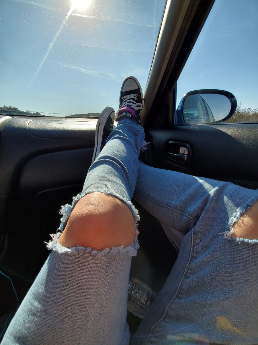 Sophisticatedxl's tweet image. This is when I love being short. Dont need much leg room!! #imnotshort #imfunsized