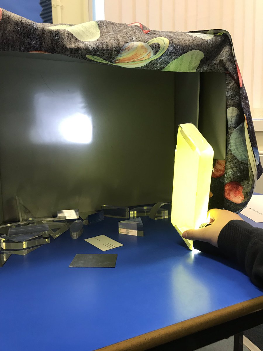 mistersinc's tweet image. Primary 7 are still experimenting with light 💡 as we seek to understand more about the  @WebbTelescopeUK 🛰 🔭 Today we made periscopes to demonstrate how light can reflect. @WL_STEM @dedridgeps @CurvedHouseKids #deepspacediary @ESA__Education