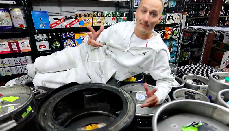 Whitey – White Boy Flowing: @Paperchase2014 and Tundra Beats connect on “White Boy Flowing”. The Boston native who is repping a distribution deal with GT Digital and Empire, is happy to show the world what a White boy can do with a mic. Check out the new… thizzler.com/blog/2019/11/0…