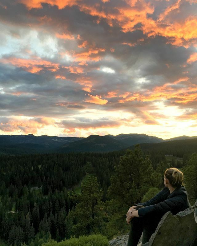 Insane sunset in Tahoe last month. Fell on my face on the hike up to rock couch but the sky was worth it ✨ ift.tt/34vnK4J