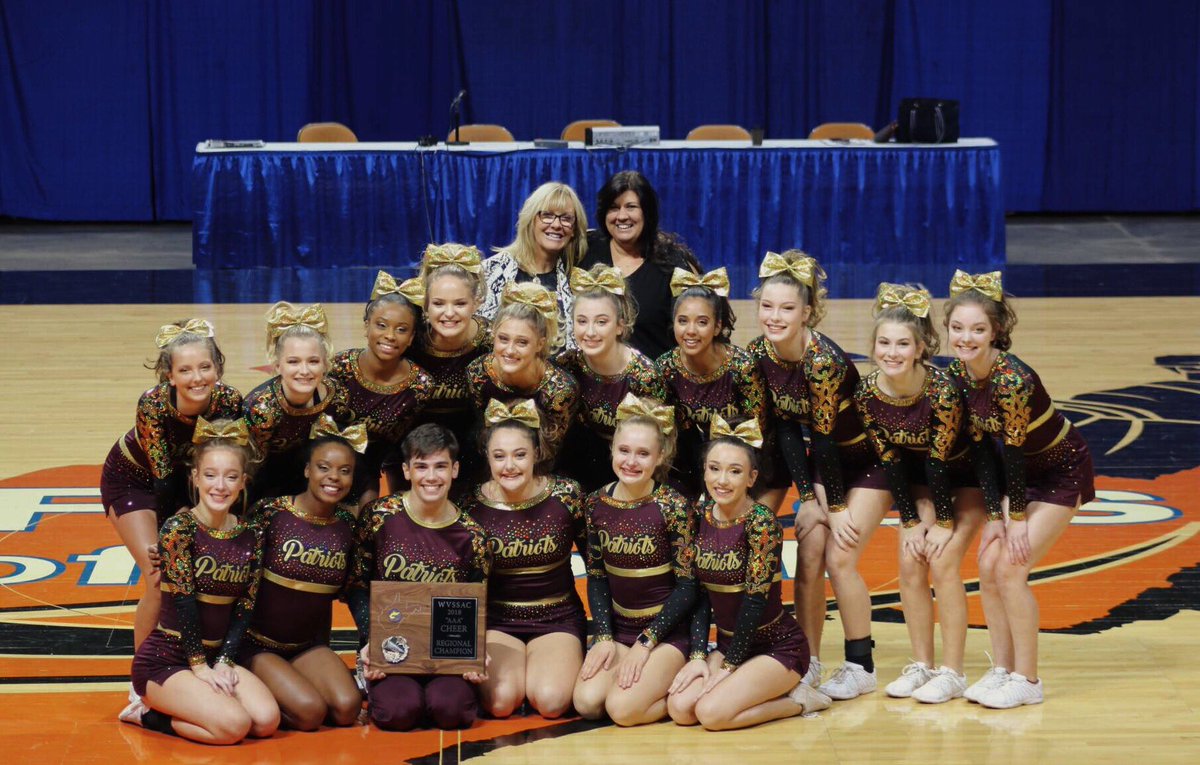 ellarameyy's tweet photo. your reigning region champs🤩 #regionalsweek #weredoingitagain #hailgw @WVcheerprobz @WVCheerUpdates https://t.co/uCr2BERKV9