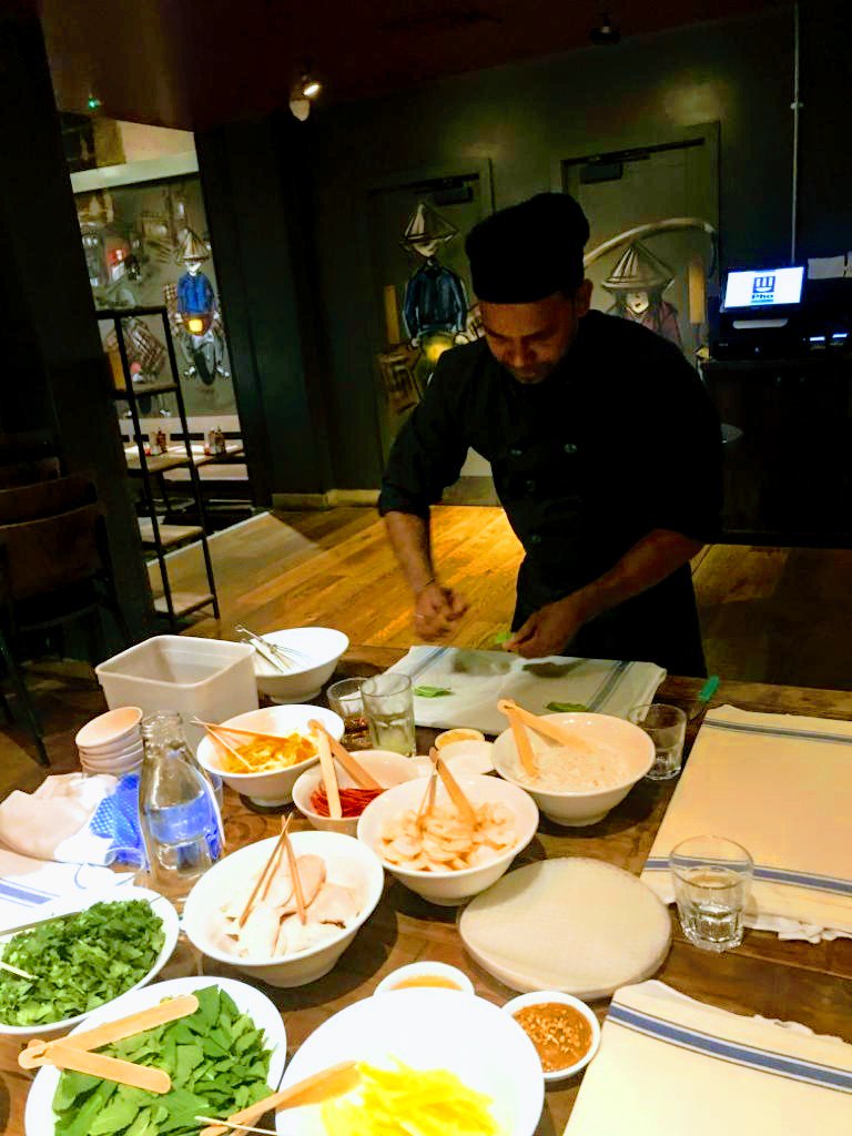 EventsScouse's tweet image. 🇻🇳 | An amazing Vietnamese Summer Roll masterclass @PhoRestaurant this evening.   

A brilliant interactive class designed to cook the exceptional food from this Bold Street eatery. #Pho2Go #SpringRolls #MorningGlory