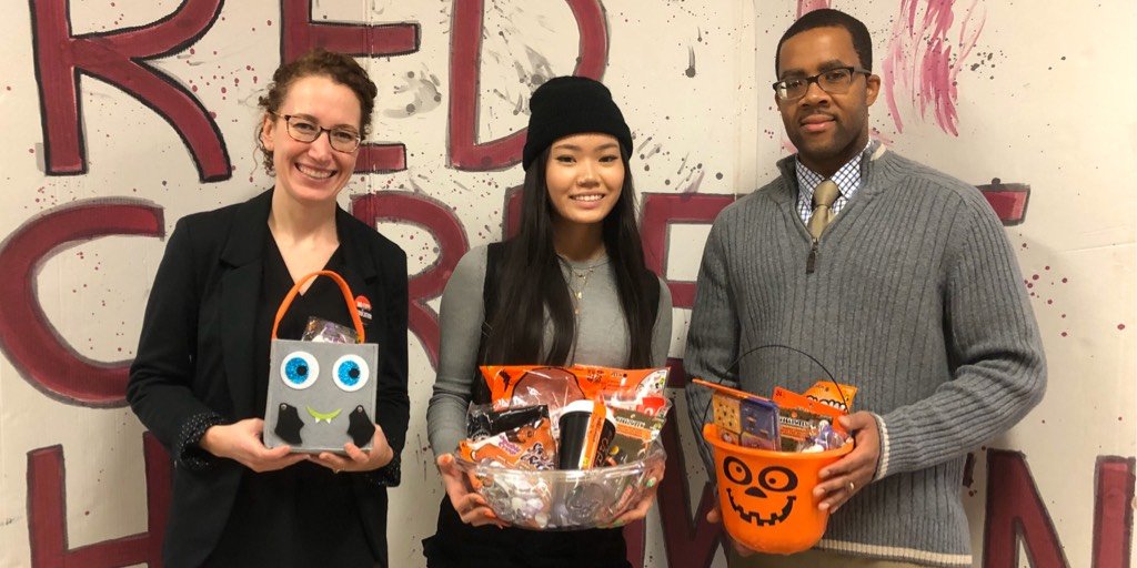 The Arts Program at MSS (@artsprogrammss) on Twitter photo Congratulations to the winners of #RedCarpetHalloween2019 <a href="/MississaugaSS/">Mississauga SS</a>! 1st Place: Jacqueline, 2nd Place: Mr. Bell and 3rd Place: Ms. Kreamer! #RedCarpetHalloween #TheArtsProgramMSS
📸: <a href="/MssArtsCouncil/">MSS Arts Council</a> Congratulations to the winners of #RedCarpetHalloween2019 <a href="/MississaugaSS/">Mississauga SS</a>! 1st Place: Jacqueline, 2nd Place: Mr. Bell and 3rd Place: Ms. Kreamer! #RedCarpetHalloween #TheArtsProgramMSS
📸: <a href="/MssArtsCouncil/">MSS Arts Council</a>