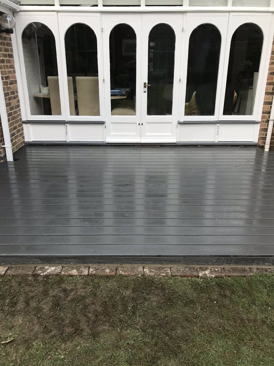 BuckinghamsLand's tweet image. Finished pictures of a Trex composite decking we completed recently. Slip free with minimal maintenance #Decking #CompositDecking #HardLandscaping #GardenDesign #HardLandscapingSpecialists