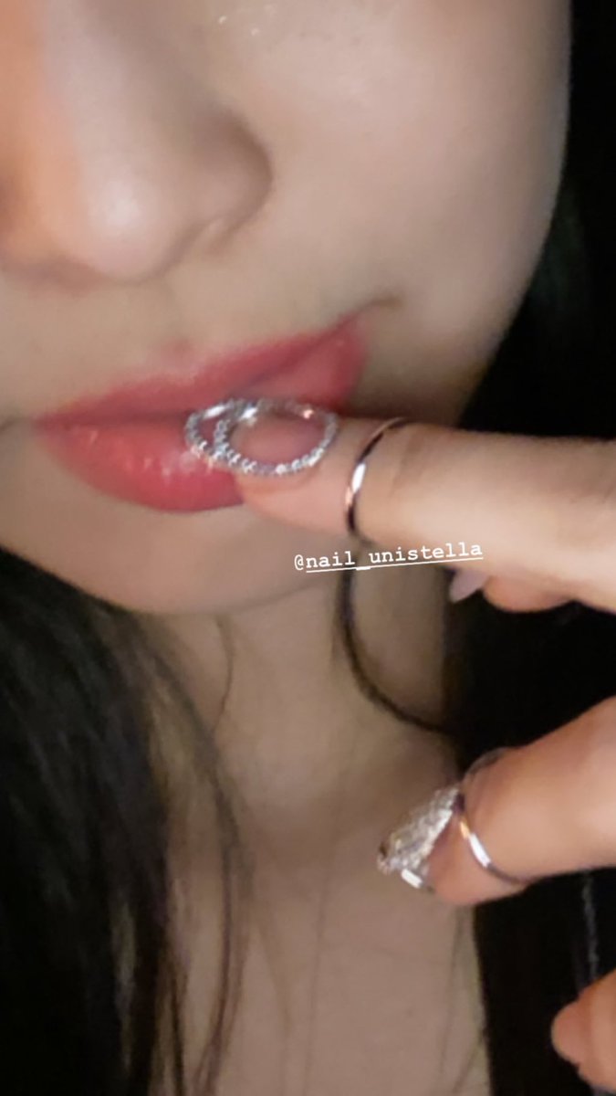 KmTaeoh's tweet photo. madly in love with her face 🥟❤️ https://t.co/HdXEq7JHod