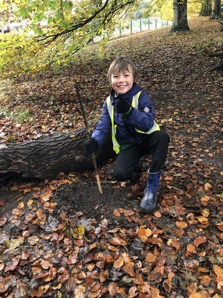 RoundhayY5's tweet image. 🔥🍁😊“I didn’t think Forest School could get any better!”😊🍁🔥 5CD had the BEST afternoon den building and toasting marshmallows. Our smiles couldn’t have been any wider ✨✨✨ #WeAreRoundhay #5CD #forestschool