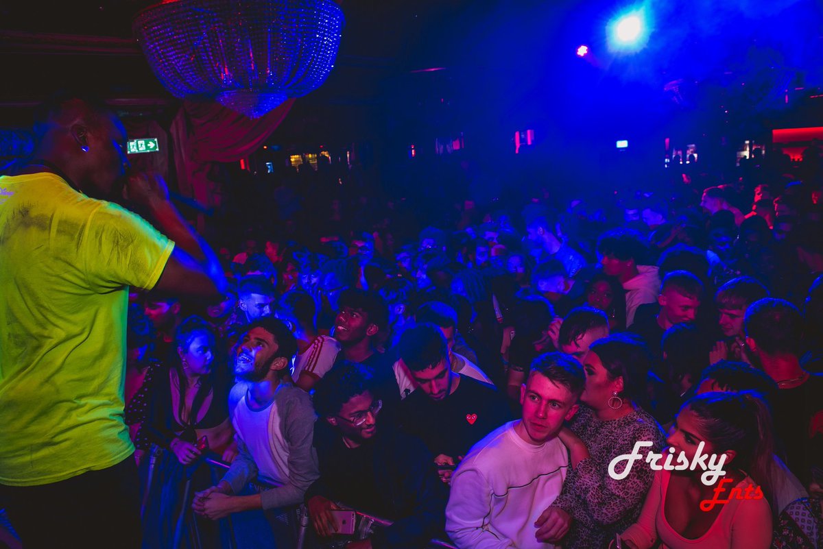 A mic + a stage x a lit crowed = my happy place 💚💚
.
📍 <a href="/friskyents/">FriskyEnts</a>
.
#rodrantz #host #dj #radio #presenter #frisky #casino #guildford #nightclub