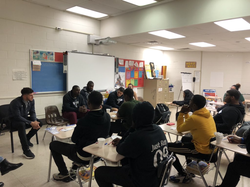 @TempleUniversity student athletes talk to student athletes from <a href="/EHSOwls/">Thomas A. Edison HS</a>