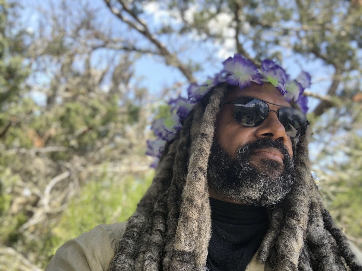kharypayton's tweet image. To all those fighting thru the darkness, focusing on the light, I love your 🔥. #andyetismile #twd