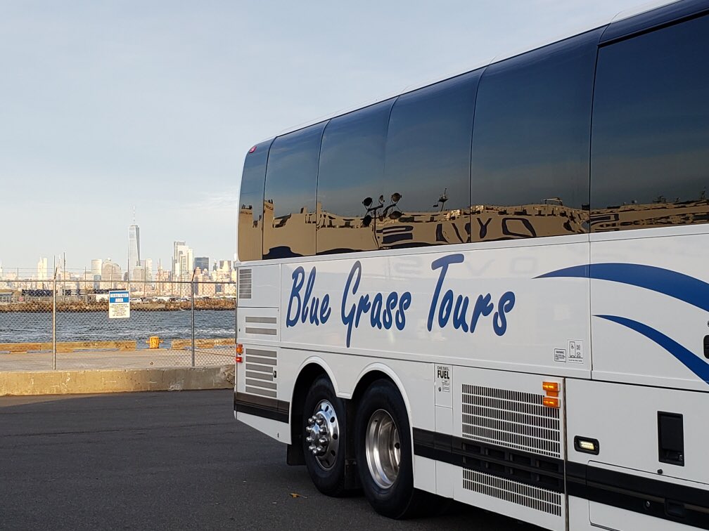 charter_crown's tweet photo. Beautiful afternoon in @nycgov . Great day for a @CircleLineNYC cruise! #tour #bus #travel #cruise #nyc #NewYorkCity https://t.co/BkkZqEdNb9
