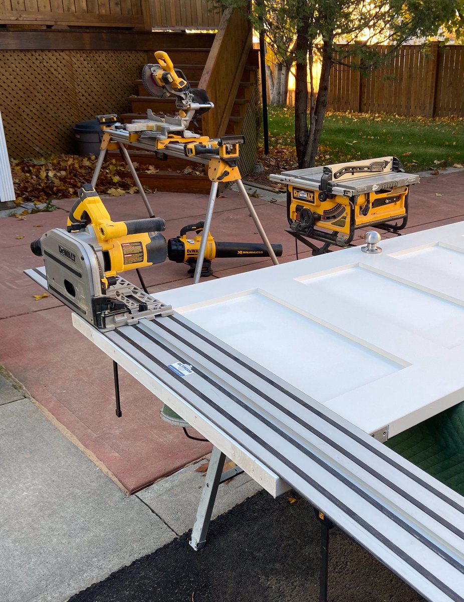 OctagonGroup's tweet image. #fallcolours #dewalttough @B_Approved