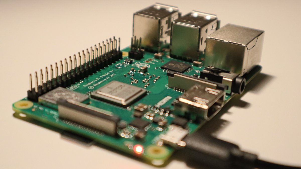 ItBorder's tweet image. The beginning of this account! time to learn some staff about @Raspberry_Pi #raspberrypi  #firstboot