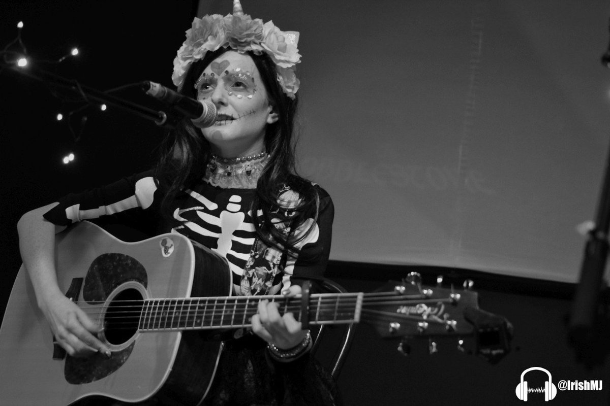 IrishMJ's tweet photo. Second batch of photos from the Day of the Dead festival held in @CobblestoneDub

#irishmusicparty https://t.co/P8GSwVqLpQ