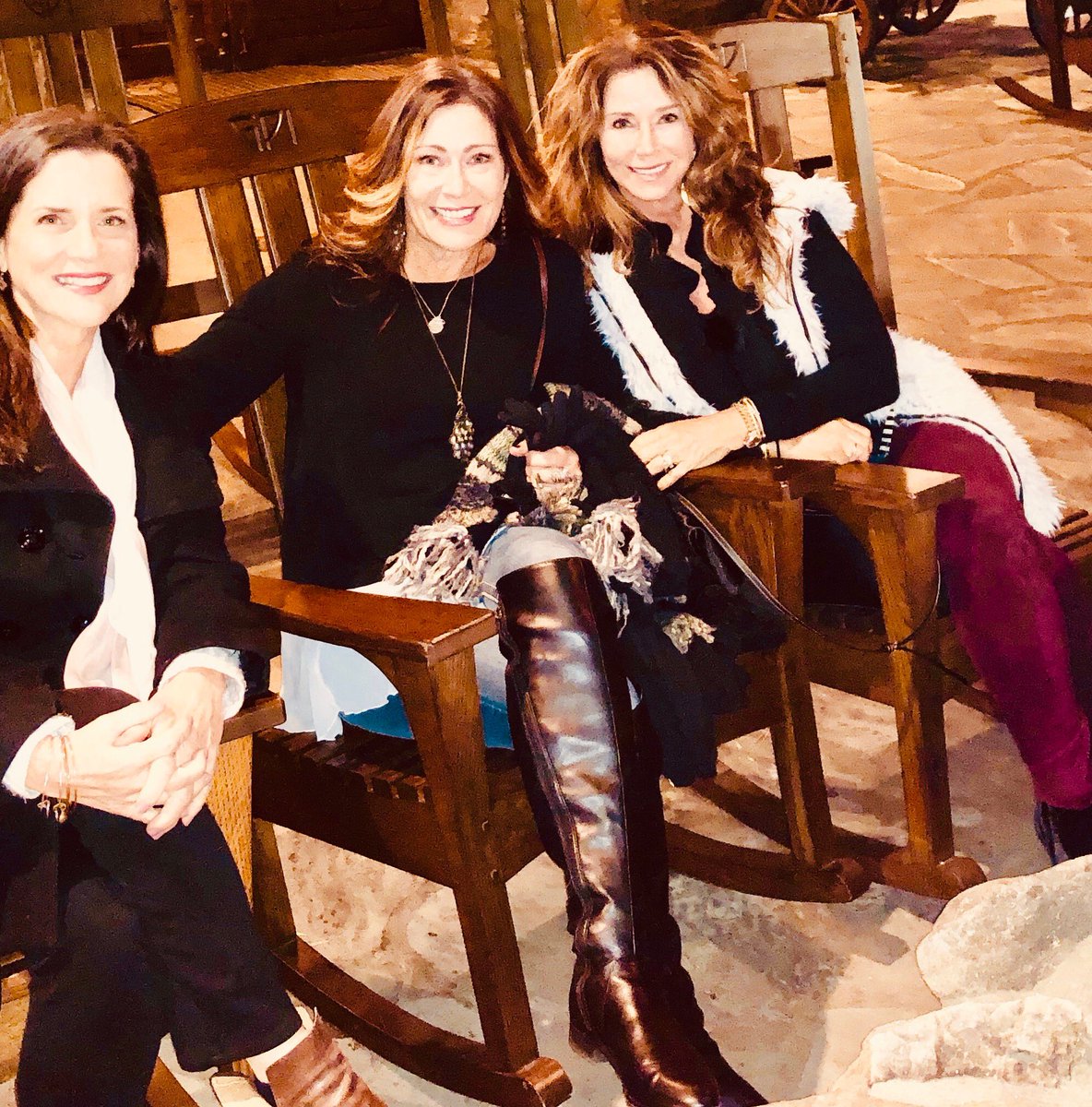susanlgallagher's tweet photo. Lovin these #BrevardTalentGroup beauties! #BTG #30th #anniversary #FloridaAgent #girlsweekend #asheville https://t.co/OMcAL3ezcO