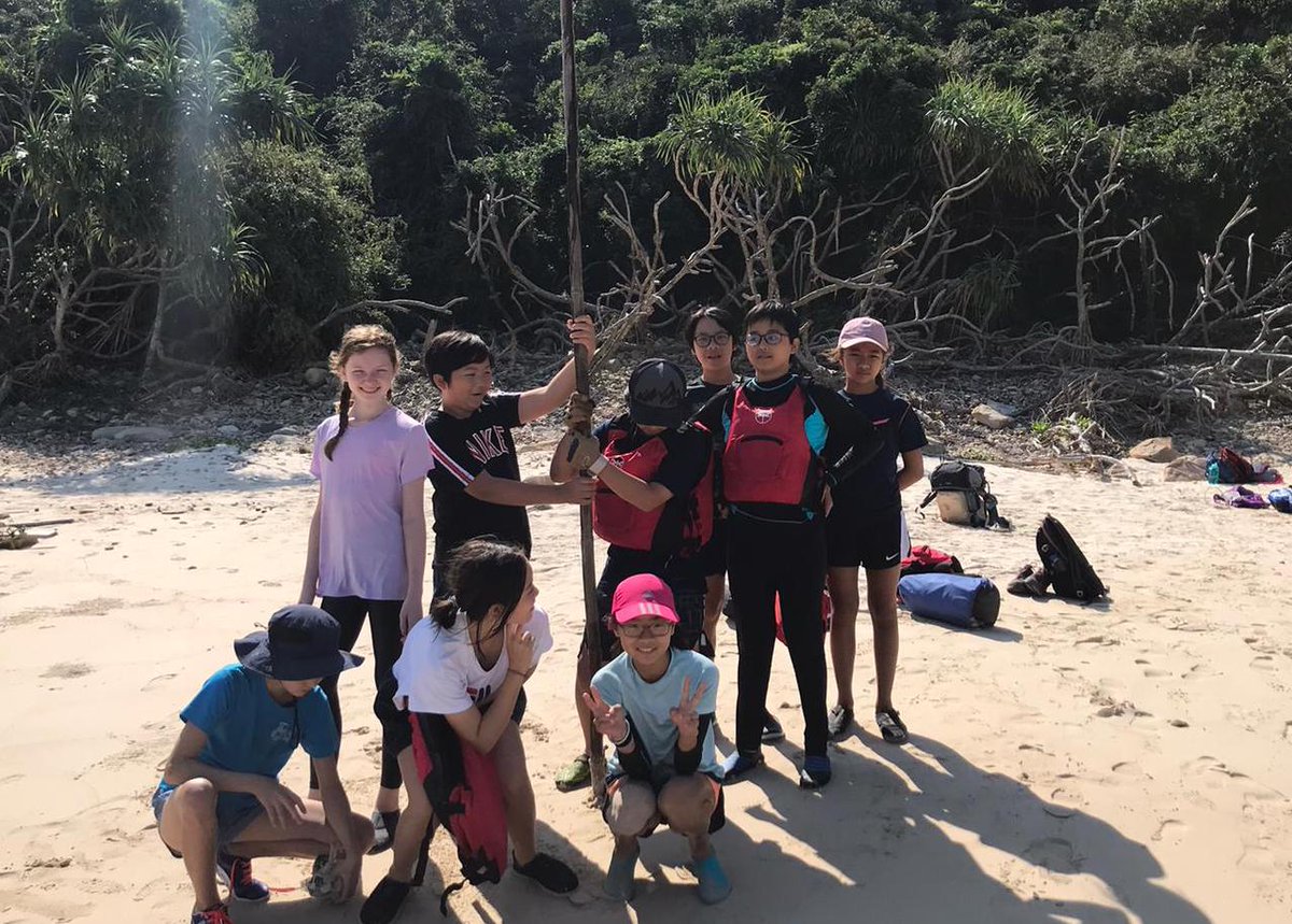 ICHK_edu's tweet photo. Our Year 8s ready for a day in the spectacular outdoors. #ICHKCASweek https://t.co/sTHDs2OUMb