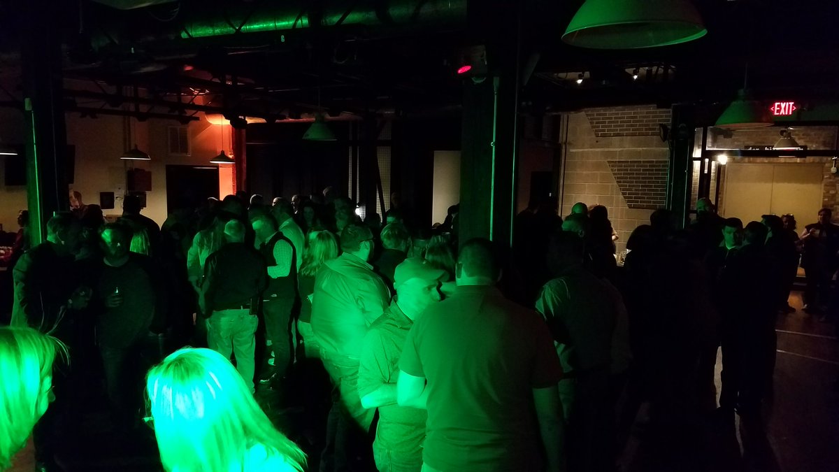 emsCharts's tweet photo. Golden Hour Club is in full swing at @STATSBrewpub! Time to celebrate @AMTC! 

#statsbrewpub #emscharts #goldenhour #zoll #AMTC #AMTC2019 https://t.co/QPZb2eYJZG