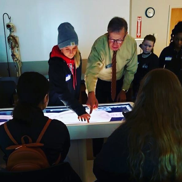 BTBiosci's tweet photo. Seniors had an awesome visit @mountstjosephu
They toured the campus with a MSJ student, tried out the anatomage tables with a professor, sampled the food hall lunch and went to an admission and scholarship seminar! #butlertech #collegecareerready #explorefuture https://t.co/W7kpHNdQdp