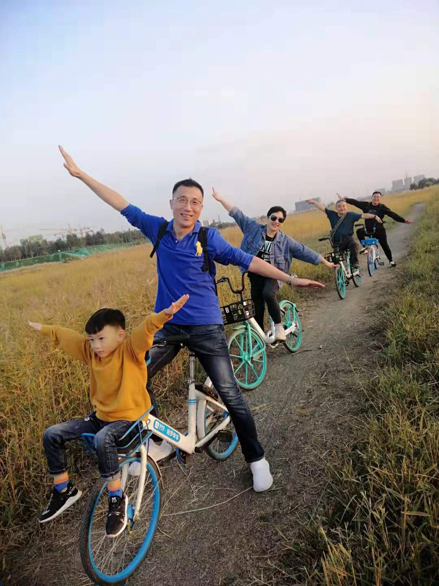 RobertZ95382365's tweet image. 草原骑行