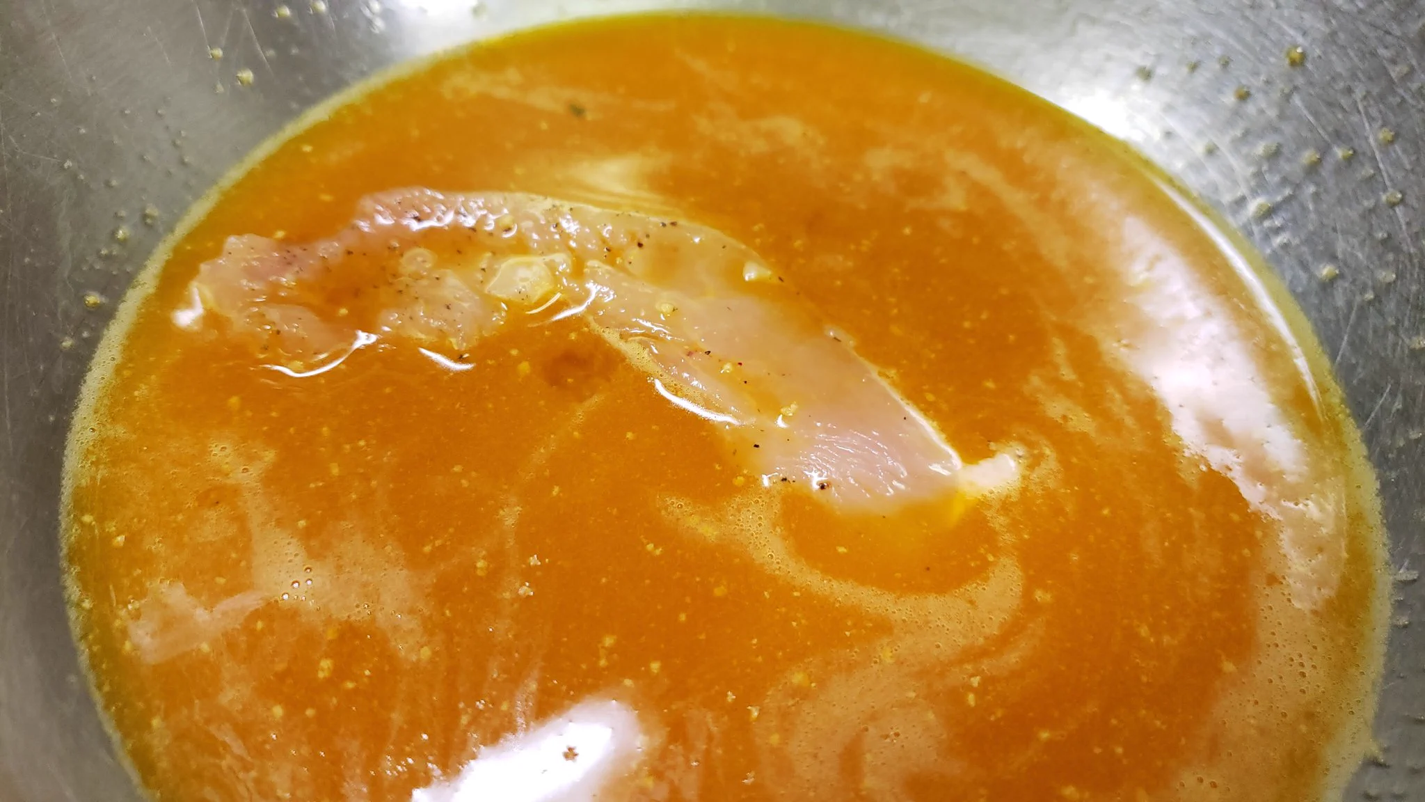 カロリーが気になる人におすすめ！ジューシーで美味しい「鶏胸肉のピカタ」のレシピ！