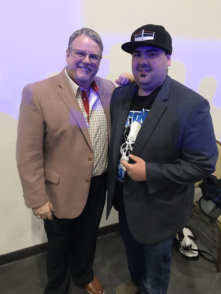 TheRealAndrew19's tweet photo. @bruceprichard @GLOWLightning @glow_royal @GLOWHOLLYWOOD @BarryHorowitz @Jillianhall1 https://t.co/CmbZ6vW43J