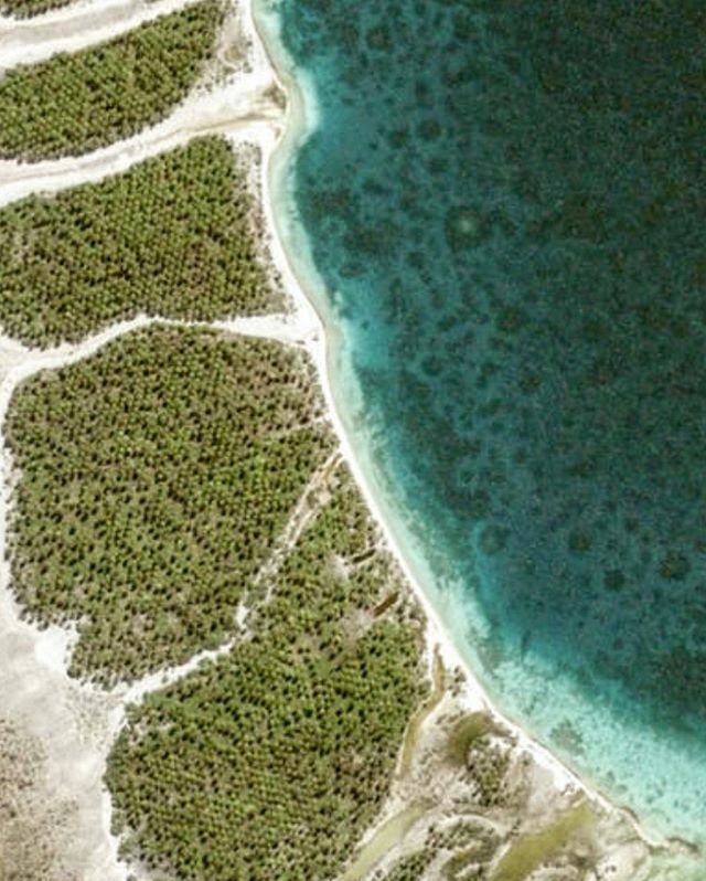 Luminous_Lines's tweet photo. I've been finding so much inspiration from the Google Earth plugin lately. And it's not just color, it's also the textures, patterns, and even layout design ideas (you need an open mind for this one). If you are finding yourself in a creative rut - I hig… https://t.co/e0YAcQBp4j https://t.co/g92KbufGC7