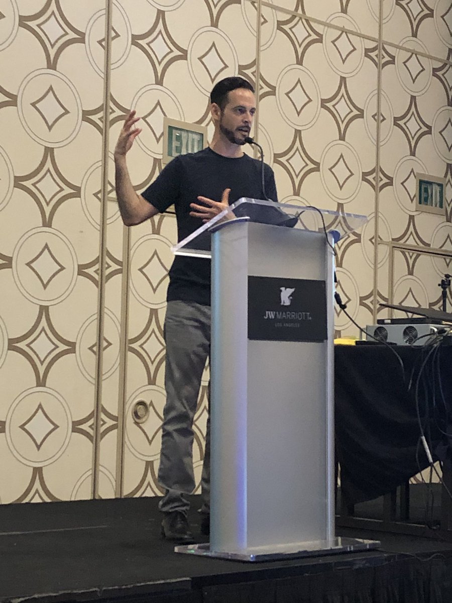 MelArnold88's tweet image. Always an absolute treat to see @aknacer from @phlearn do his thing! @adobemax #AdobeMAX #AdobeMax2019 #phlearn