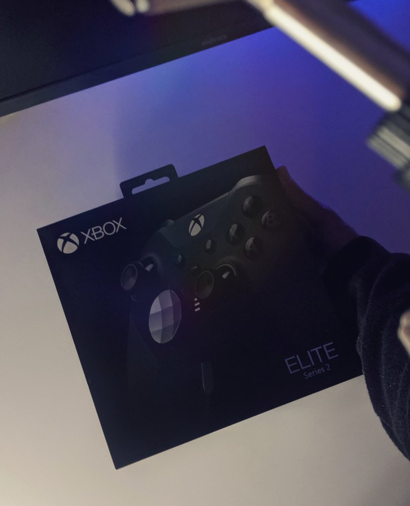 L A U N C H D A Y
@Xbox #EliteController Series 2