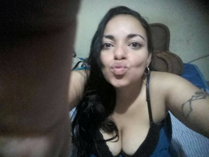 FUCKING HER FEET, MOUTH AND FACE WHILE HER COUSIN IS IN THE BED

https://t.co/U4pWmhIsK7

#hotsex #pornstar