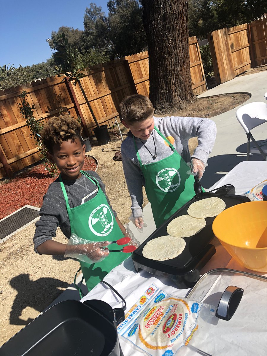 MayRanch's tweet photo. Some of our Garden Club had a field trip to the Perris City Garden today to work with Chef Lee on making a healthy meal #growperris #growperrisF2S #900hours @mark_lenoir @Kelli67533910 @dhenderson_sci thanks for joining us! https://t.co/QPuveS6tvm
