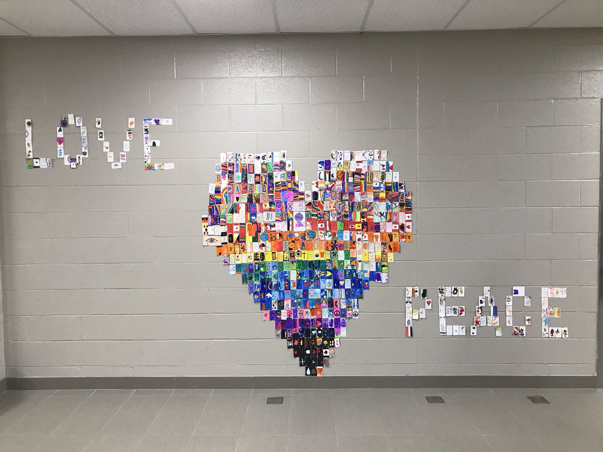 Students created art tiles on Orange Shirt Day that are now displayed in our mural. We are all treaty people @SACTVDSB #TreatiesRecognitionWeek #TreatyON 🧡