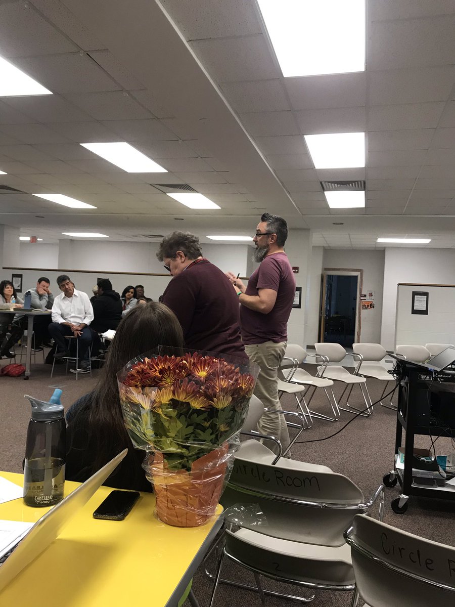 K_J_Hutchinson's tweet image. Teacher leaders engage staff in all things learning and reflecting... #Covey #ValueWork #CRM #Data #DiggingDeeper @CCMMSRedwolves #TeachersLeading #BuildingOurDen #StaffMeetings