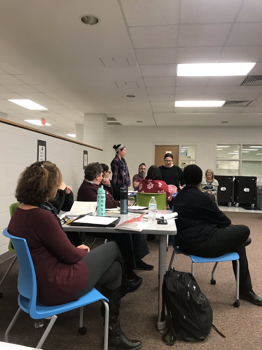 K_J_Hutchinson's tweet image. Teacher leaders engage staff in all things learning and reflecting... #Covey #ValueWork #CRM #Data #DiggingDeeper @CCMMSRedwolves #TeachersLeading #BuildingOurDen #StaffMeetings