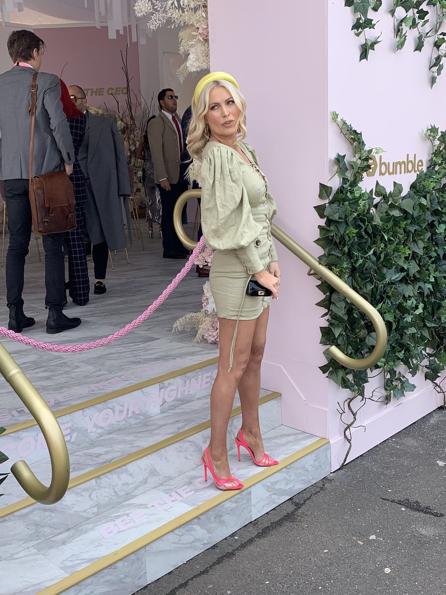 _RachelStorer's tweet photo. Celebs arriving at the #bumble marquee in the #Birdcage #MelbourneCup2019 https://t.co/LgTGQ3WWGR