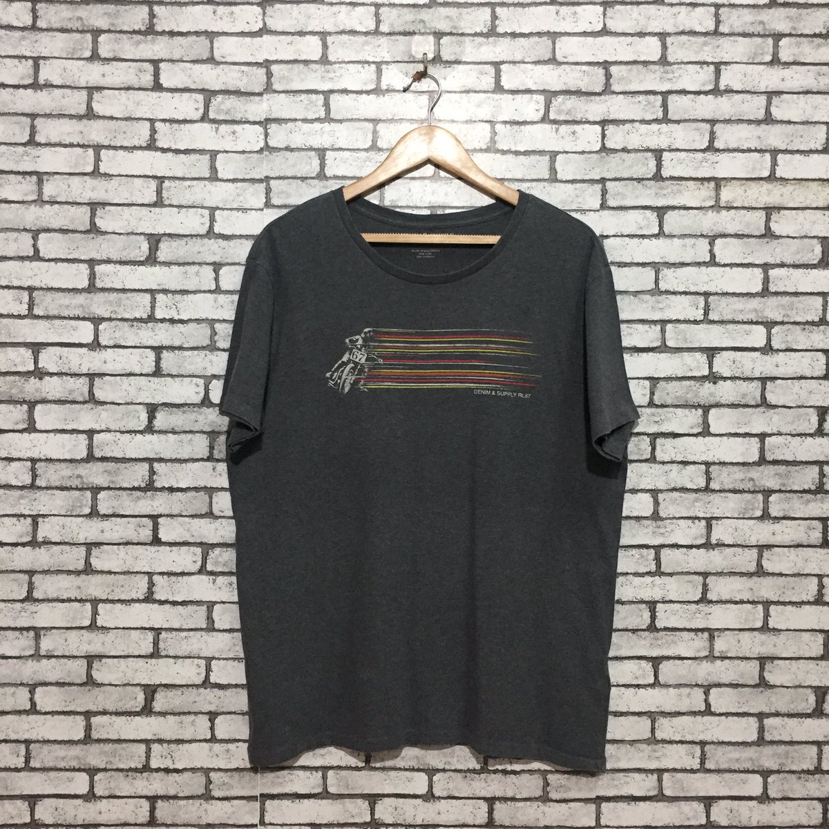 🔥เสื้อยืด Ralph Lauren📍รอบอก 46 นิ้ว ยาว 29 นิ้ว❌มีตำหนิรูมดที่ไหล่ในรูปสุดท้ายครับ📍ราคา 250 บาท—————————————————#เสื้อ #เสื้อยืด #เสื้อผู้ชาย #เสื้อผ้าผู้ชาย #เสื้อวินเทจ #วินเทจ #เสื้อผ้าวินเทจ #เสื้อมือสอง #เสื้อผ้ามือสอง #ralphlaurenthailand #เสื้อralphlauren