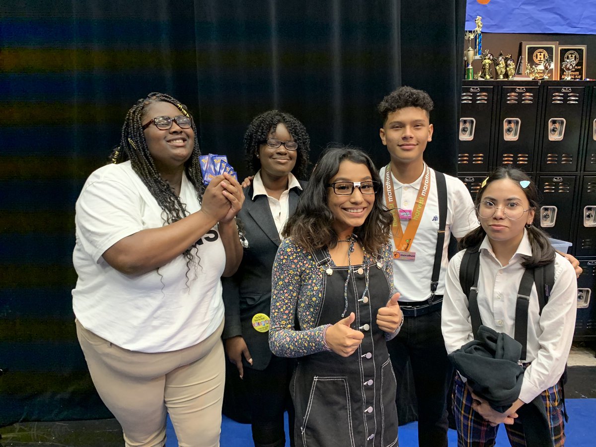 SHS_Theatre's tweet photo. We had a great first LEGALLY BLONDE rehearsal plus our thespians started homecoming week right by dressing up for Nerd Day! #sharpstowntheatre #legallyblondethemusical #hoco #thespians #troupe6511 #musicaltheatre #sharpstown #sharpstownhighschool @iamsharpstown https://t.co/BBC0Mjubpu