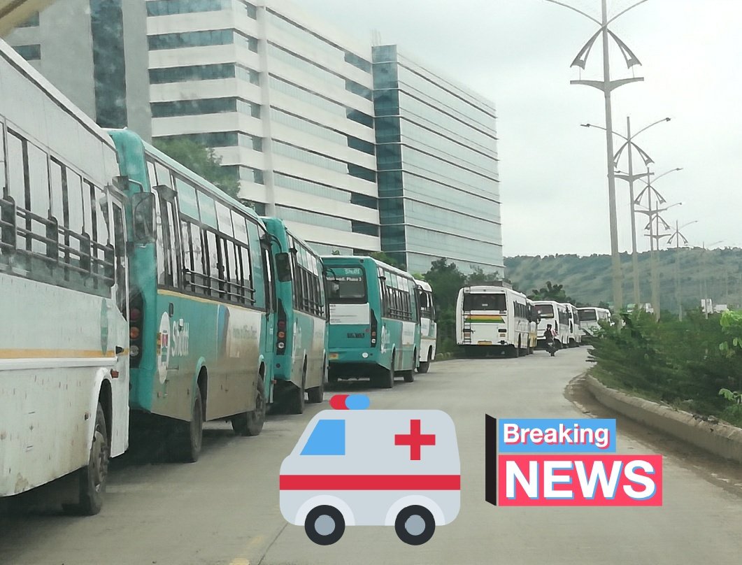 HEART_PUNE's tweet photo. So only half of d road available 4 driving! :( V hav officially registered a complaint wid Hinjawadi Traffic Div & r promised of action. Official MIDC parking in Ph2 is always empty. @ShuttlCares @midc_india #DigitalAndolan #HinjawadiKiTraffic #TwitterTuesday PC @lavkeshjain https://t.co/qDIeFXJErG