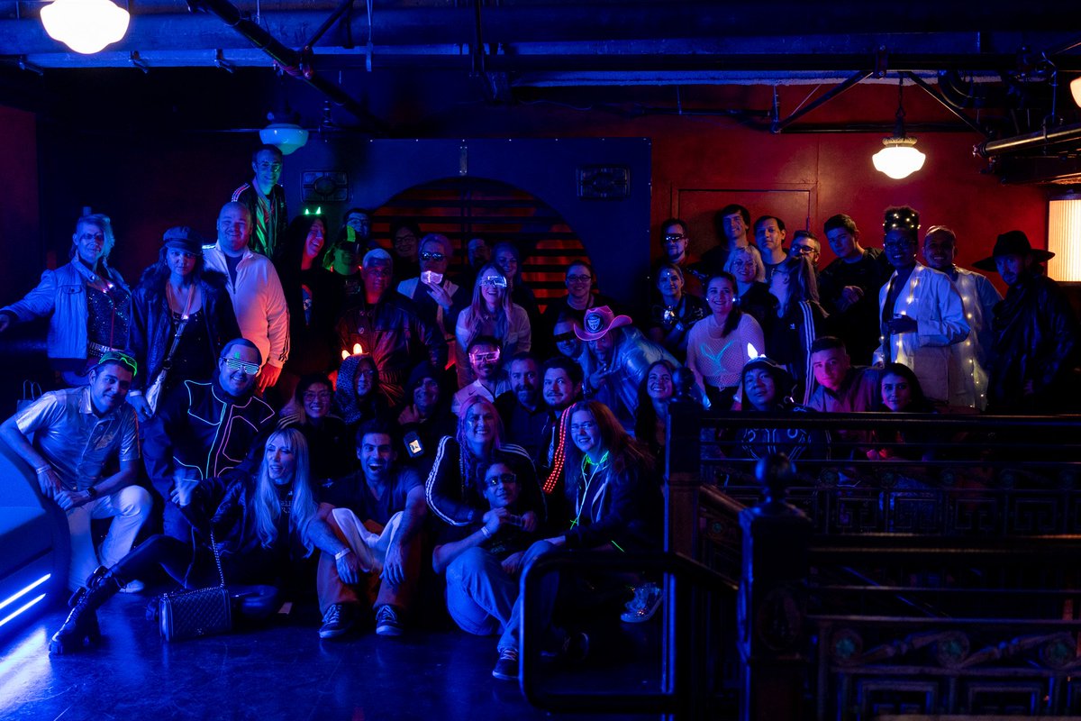 pinguino's tweet image. My friends and I went to the opening of @NeotropolisBar! We made lots of glowy outfits and ate noodles made of booze cuz that's what you do in 2020. Full set here: flickr.com/photos/pinguin…