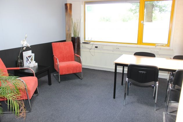 Benieuwd naar onze ruimtes? Neem dan een kijkje op: bit.ly/2j7bZeu #kantoor #vergaderruimte #alkmaar