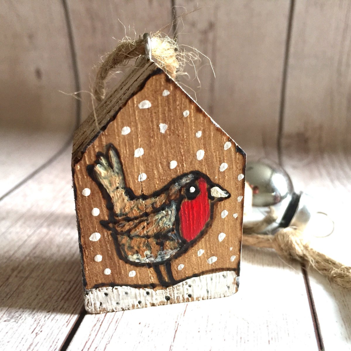 buck_lj's tweet image. Personalised Christmas Tree Robin Decoration - Custom Christmas Ornament - Holiday Decor - Wooden Ornaments - Rustic Christmas. tuppu.net/5af1d21c #Slumbermonkey #Etsy #CustomHoliday