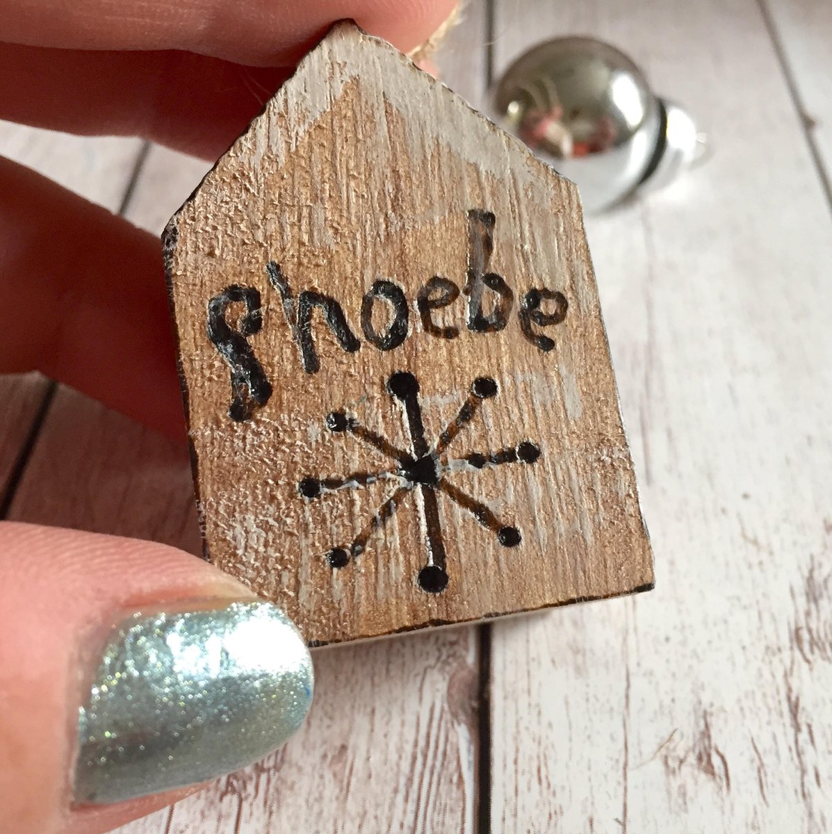 buck_lj's tweet image. Personalised Christmas Tree Robin Decoration - Custom Christmas Ornament - Holiday Decor - Wooden Ornaments - Rustic Christmas. tuppu.net/5af1d21c #Slumbermonkey #Etsy #CustomHoliday