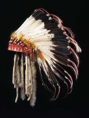 For the purposes of this thread, I'm going to use headdress and warbonnet interchangeably. The most easily recognizable style comes from Plains tribes (Lakota especially), though Blackfeet traditionally had a "straight-up" headdress (more tubular). Examples below 2/