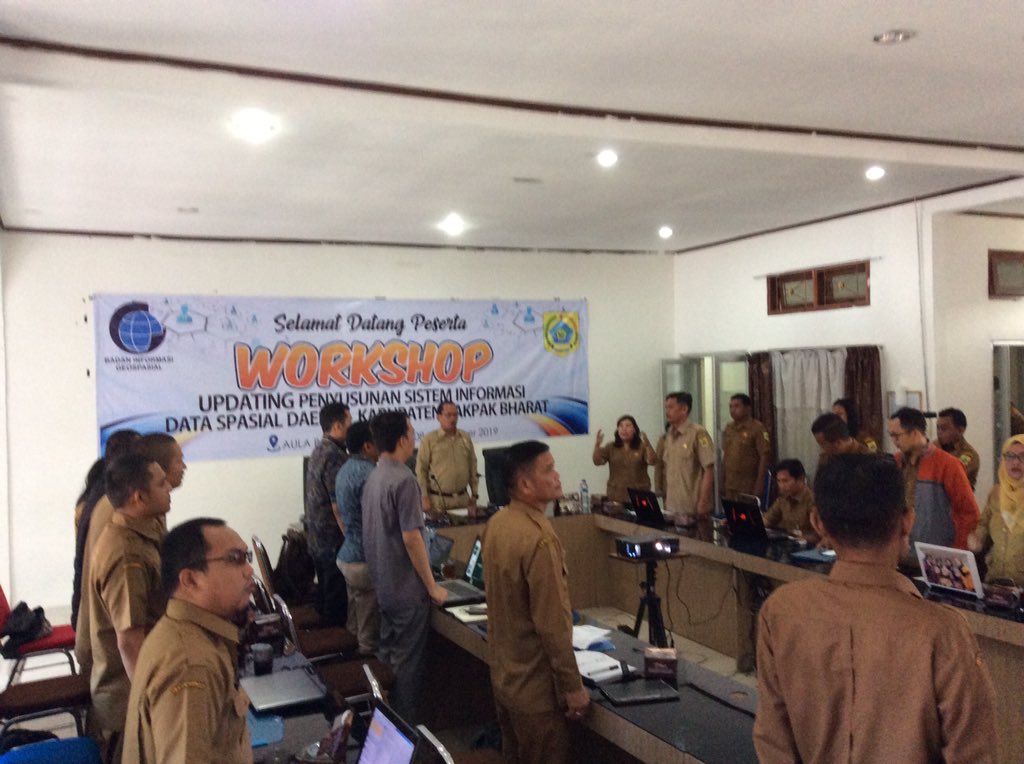 kabpakpakbharat's tweet photo. WORKSHOP -- BAPPEDA Pakpak Bharat menggelar Workshop Pengelolaan Data Spasial Daerah Kabupaten Pakpak Bharat di Ruang Rapat BAPPEDA, Kompleks Perkantoran Panorama Indah Sindeka, Salak, Selasa (5/10). Acara ini dihadiri oleh Seluruh Pimpinan OPD lingkup Pemkab Pakpak Bharat. https://t.co/B34CM52pLE