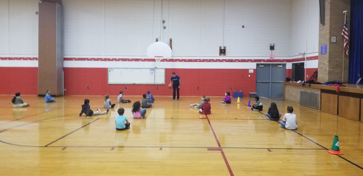 RT MrCappozzo: BPD3KM #km1stgrade was learning all about dribbling technique today with DSpanglerPE! Can't wait to see cross-over, behind the back, and layups;  go 1st grade!! #kmdolphins #pe #dribble #crossover #elementarybasketball #And1 #leadbyexample