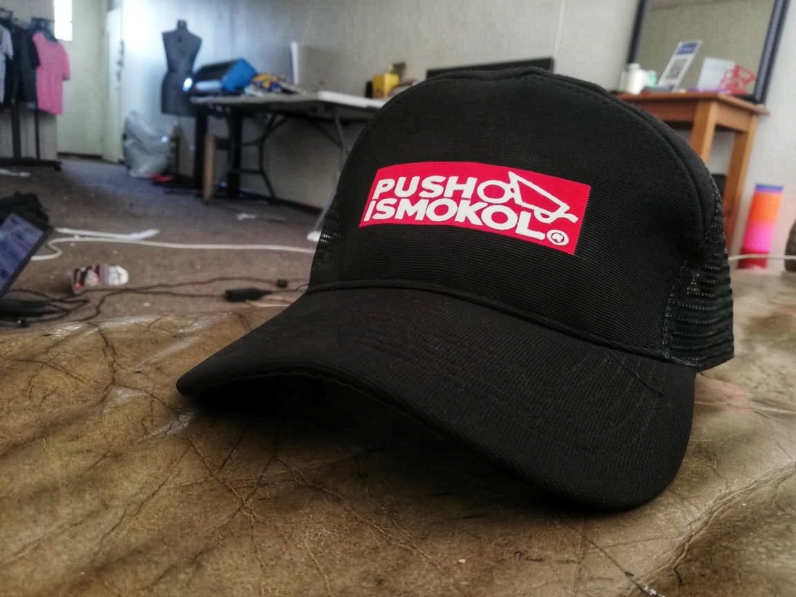 pushismokol's tweet image. Caps available for R150 each #pushismokol #eydaywork #thahustlecontinues for orders DM or WhatsApp 0614370447 # proudlysa