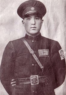 The Islamic Republic of East Turkistan ran afoul w Chinese Muslim Warlord Ma Zhongying who led Hui Army into  #Xinjiang in 1930s to carve up a new power base. Soviet bombing halted his advance on Urumqi, Ma turn 2 S Xinjiang, wiped out 1st “East Turkistan Republic” in Kashgar