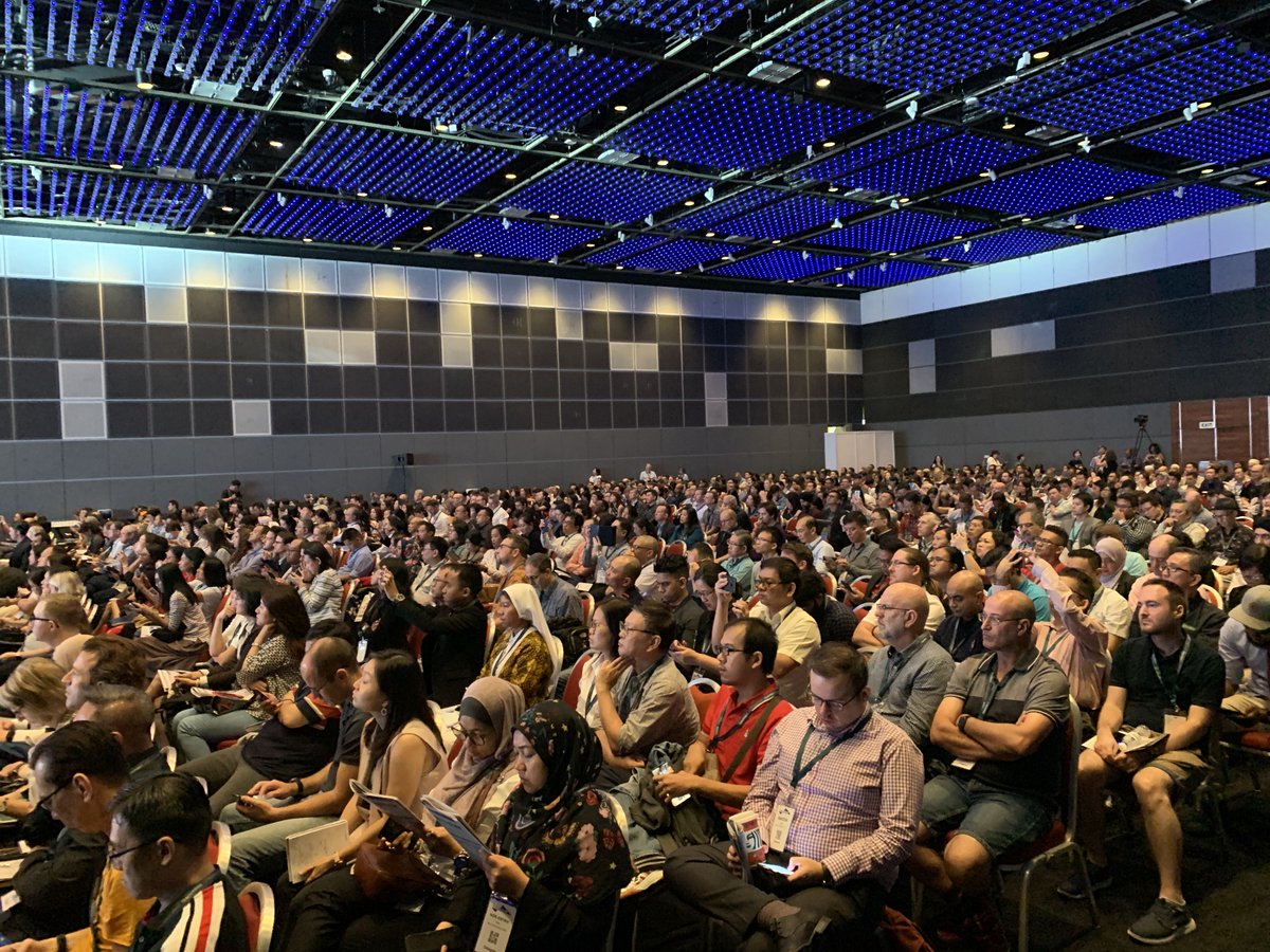 edutech_asia's tweet photo. Over 2,800 educators are already here at #EduTECHAsia and so much more are still happening this afternoon: #teachtechtalk sessions, tech showcases, makerspace workshops, #hackathon presentations. Head down to Suntec now to register for free! https://t.co/duzVq0rlnr