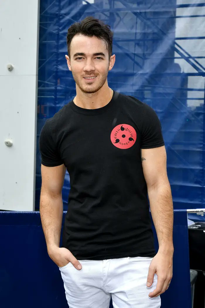 IT\S ALL ABOUT KEVIN JONAS FOR THE NEXT 24 HOURS

HAPPY ROCKIN\ BIRTHDAY we love you so much   